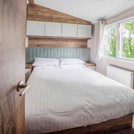 Trelawne Manor Holiday Park Лоо Екстер'єр фото