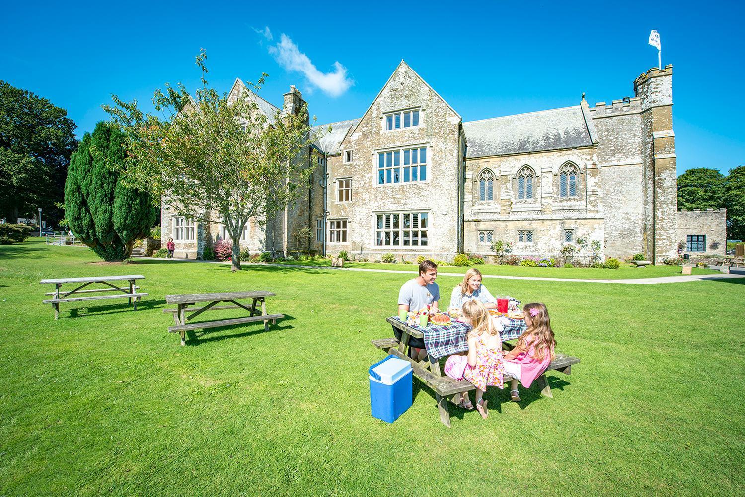 Trelawne Manor Holiday Park Лоо Екстер'єр фото