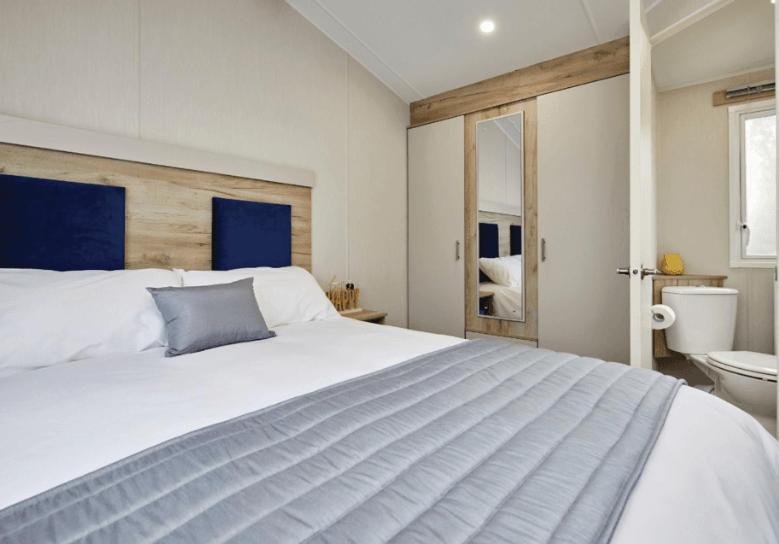 Trelawne Manor Holiday Park Лоо Екстер'єр фото